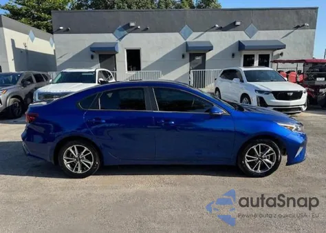 2022 Kia Forte Fe из США, поврежденный, VIN 3KPF24AD4NE464503